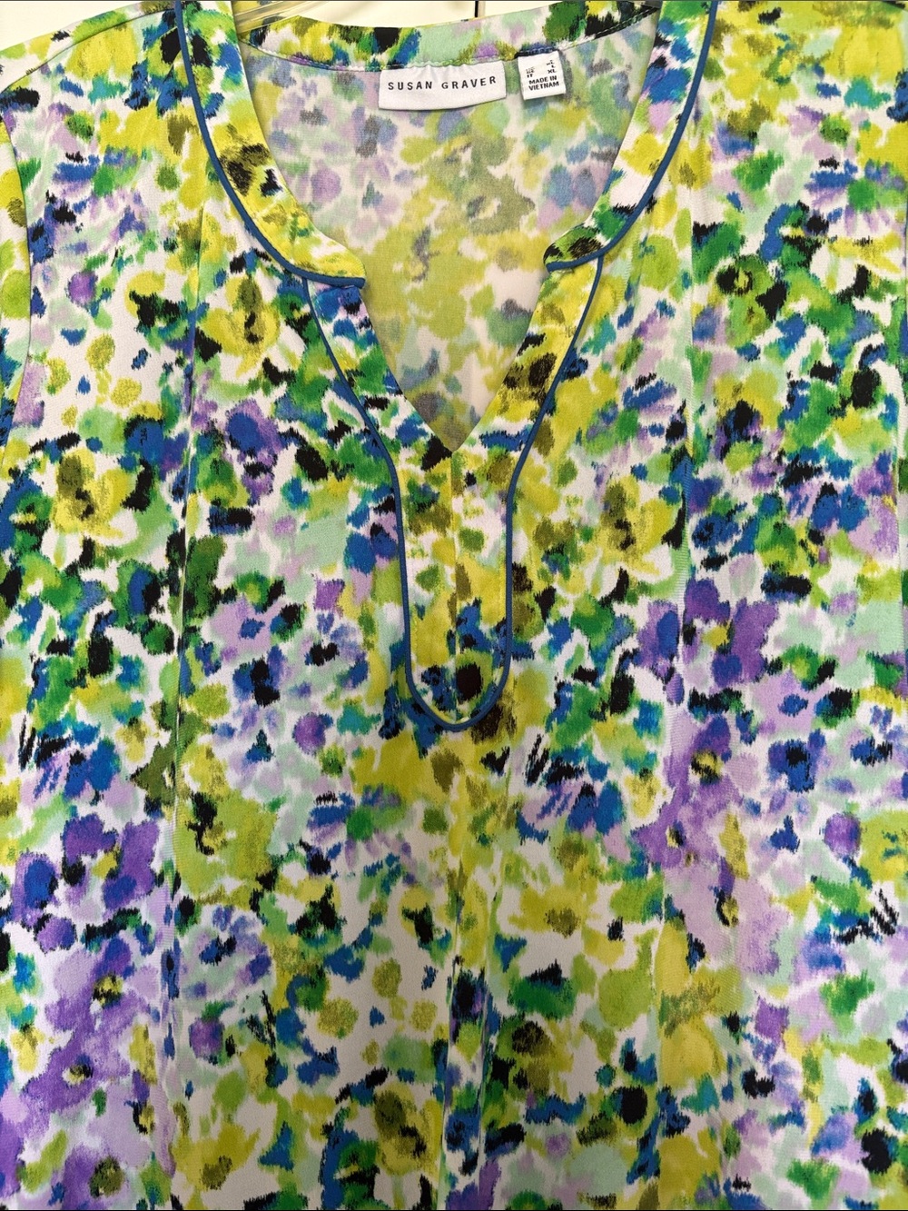 Susan Graver Green Purple Blue Floral V-Neck Tunic Top - Picture 3 of 4